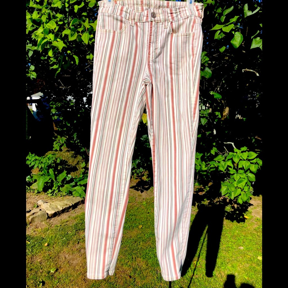 Women’s American Eagle Jeans. Next Level Stretch. Size 4